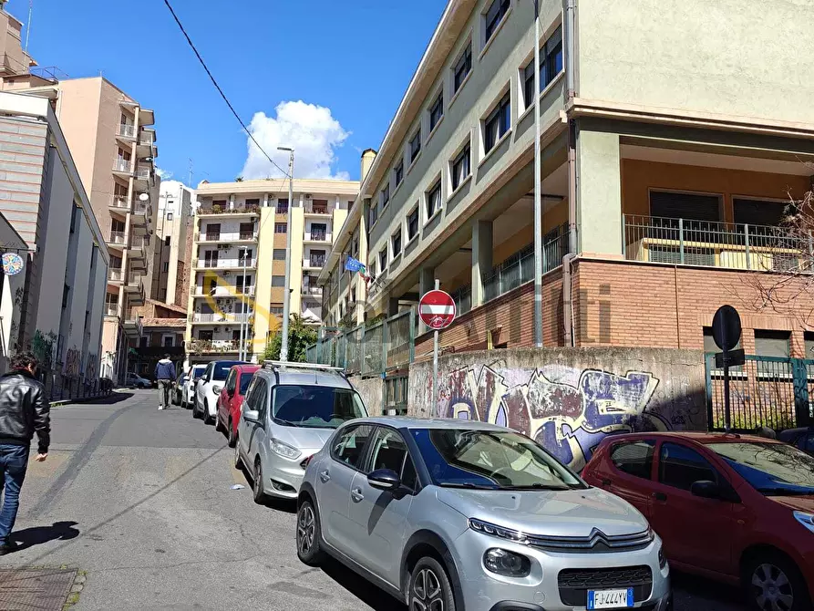 Immagine 19 di Pizzeria / Pub in affitto  a Catania