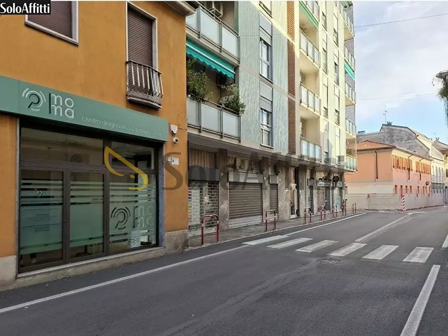 Immagine 14 di Locale commerciale in affitto  in Via Antonio Origo 28 a Lissone