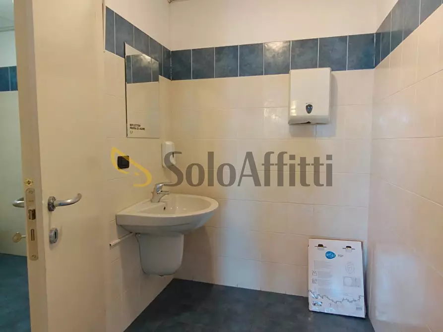 Immagine 12 di Ufficio in affitto  a Gallarate