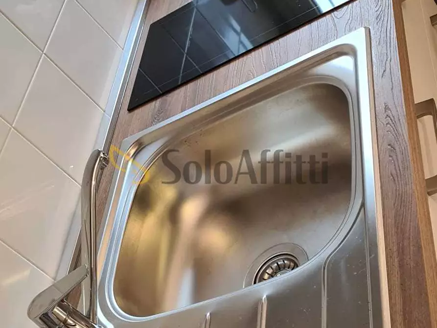 Immagine 13 di Bilocale in affitto  in Via Sostegno 18 a Torino