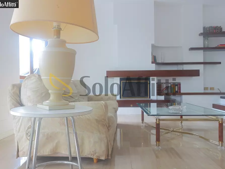 Immagine 16 di Trilocale in affitto  in Piazza Aldo Moro 1 a Cologno Monzese