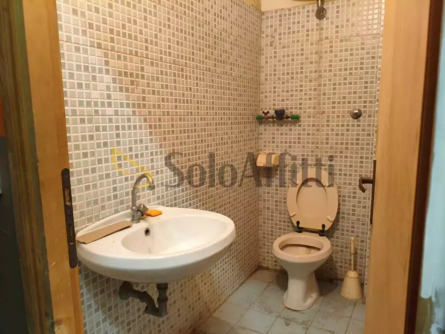 Immagine 11 di Locale commerciale in affitto  in Via Trionfale a Roma