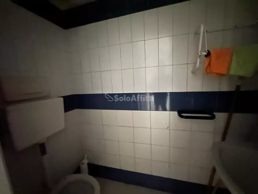 Immagine 15 di Locale commerciale in affitto  in Corso Trieste 189 a Caserta