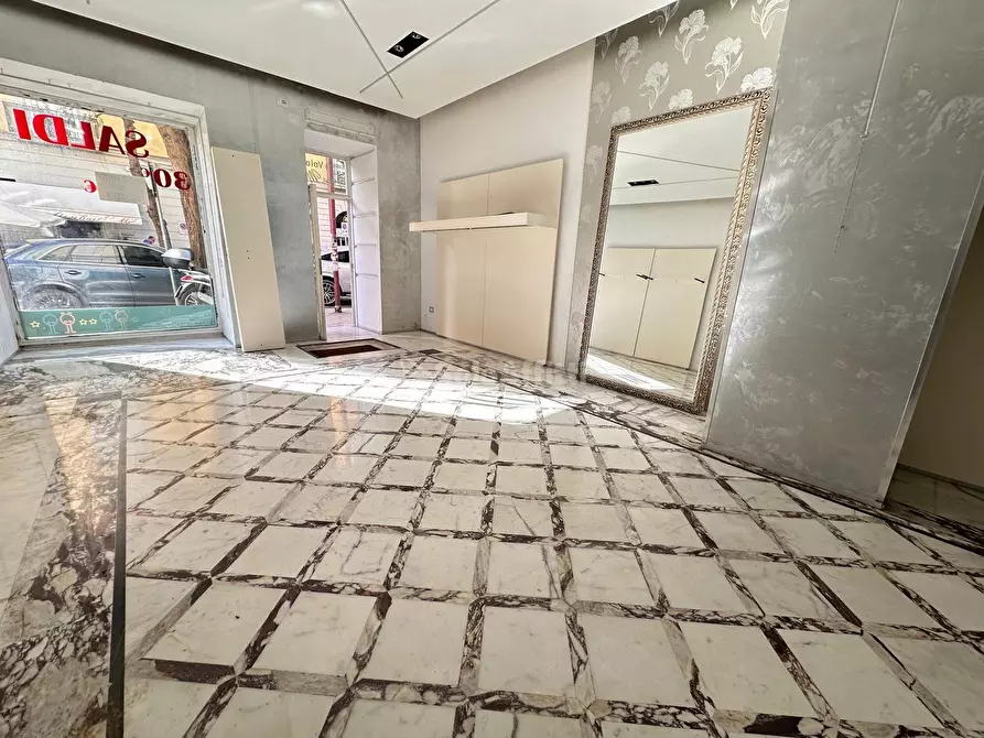 Immagine 5 di Locale commerciale in affitto  in Corso Trieste 189 a Caserta