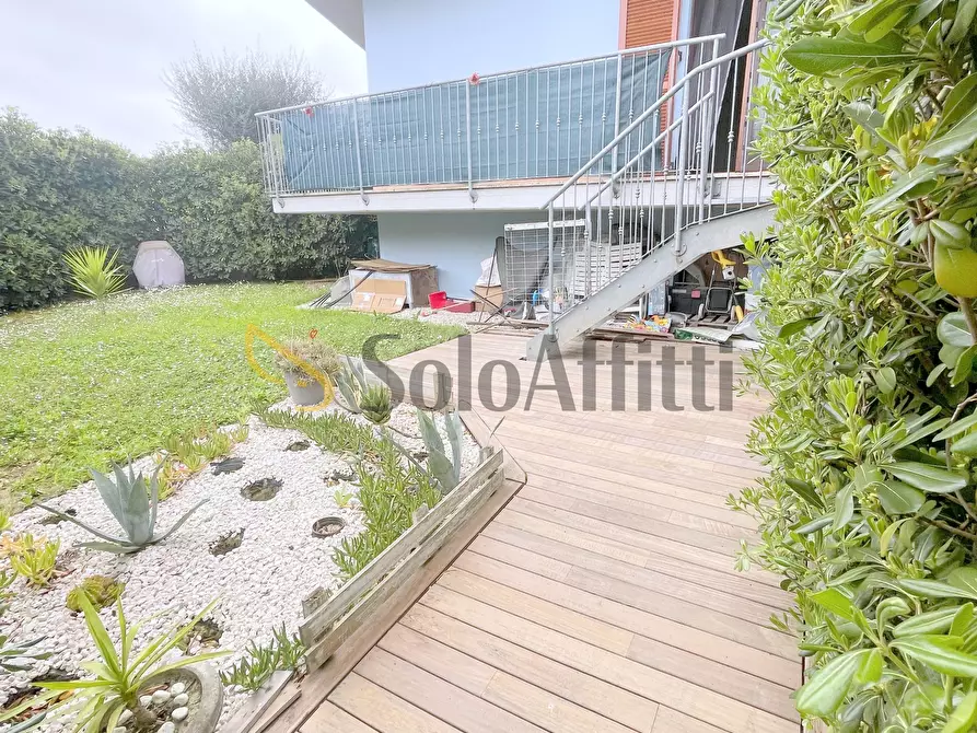 Immagine 1 di Bilocale in affitto  a Osimo