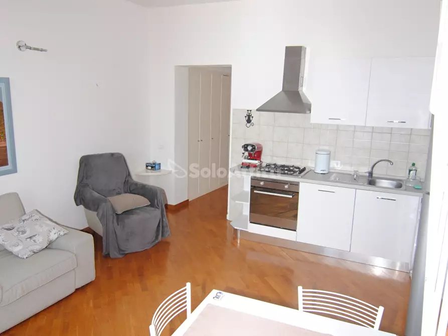 Immagine 12 di Trilocale in affitto  a Livorno