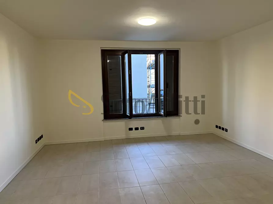 Immagine 5 di Trilocale in affitto  a Rovellasca