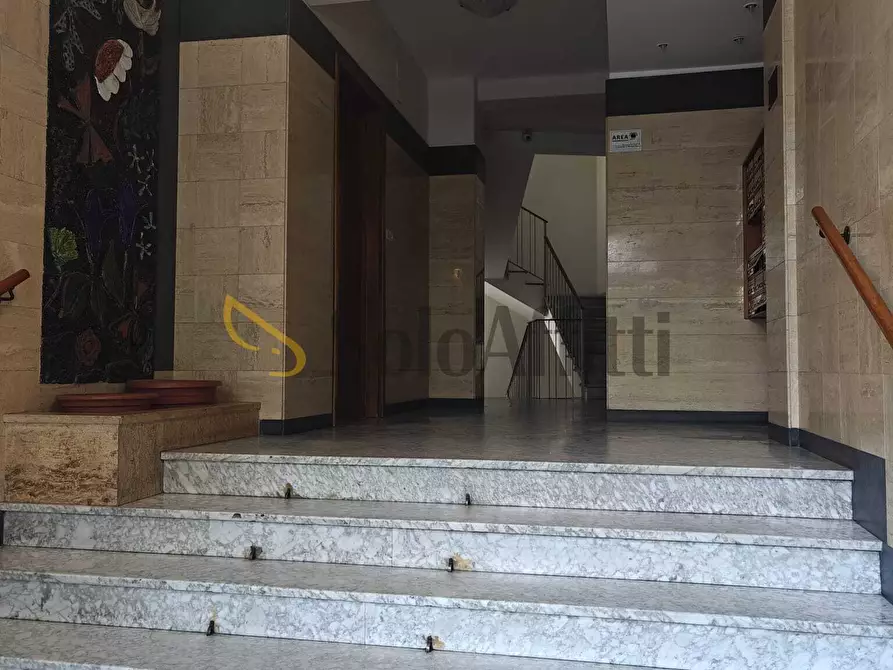 Immagine 10 di Trilocale in affitto  a Catania