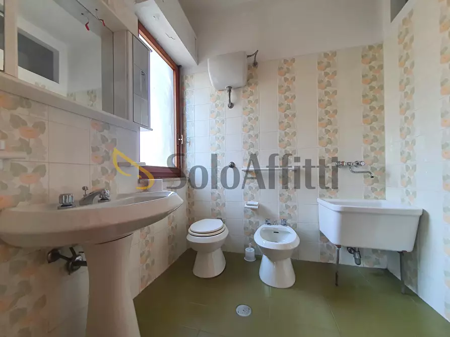 Immagine 7 di Stanza singola in affitto  a Catanzaro