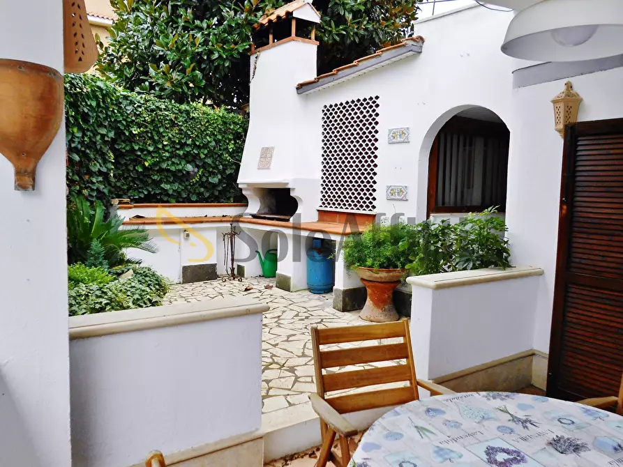 Immagine 12 di Villetta a schiera in affitto  in Via Fiorenzuola di Focara a Fiumicino