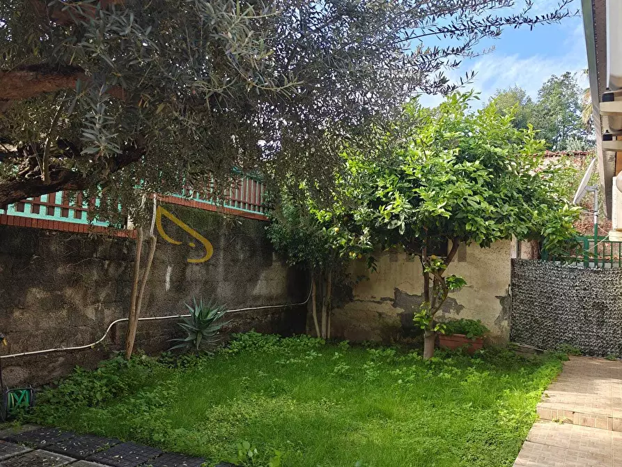 Immagine 5 di Bilocale in affitto  in Via Principi di Riggio 1A a Aci Castello