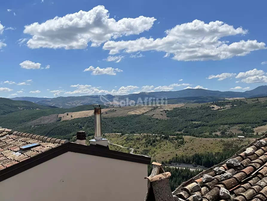 Immagine 1 di Trilocale in affitto  a Abriola