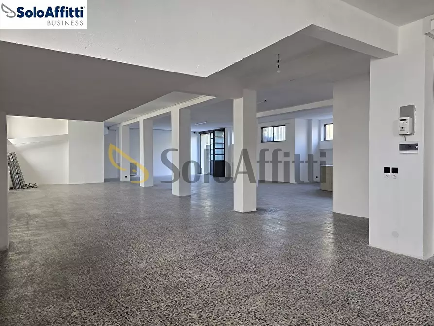 Immagine 1 di Magazzino in affitto  in Via Raffaello Sanzio 25 a Seveso