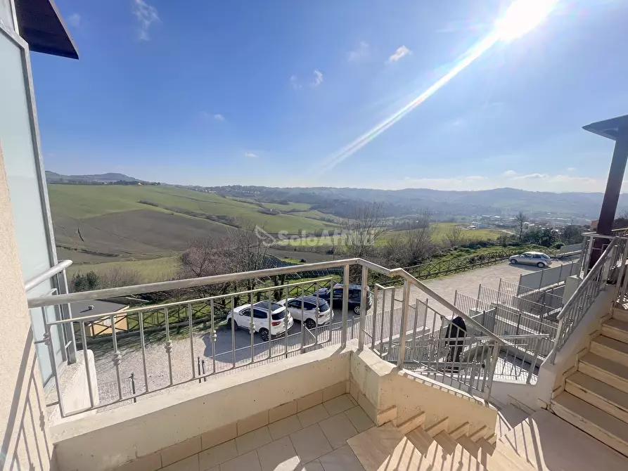 Immagine 2 di Bilocale in affitto  a Agugliano