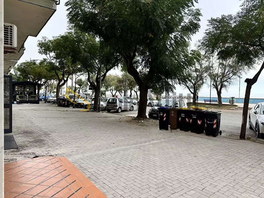 Immagine 6 di Locale commerciale in affitto  in Via Lungomare Stefano Pugliese 31 a Catanzaro