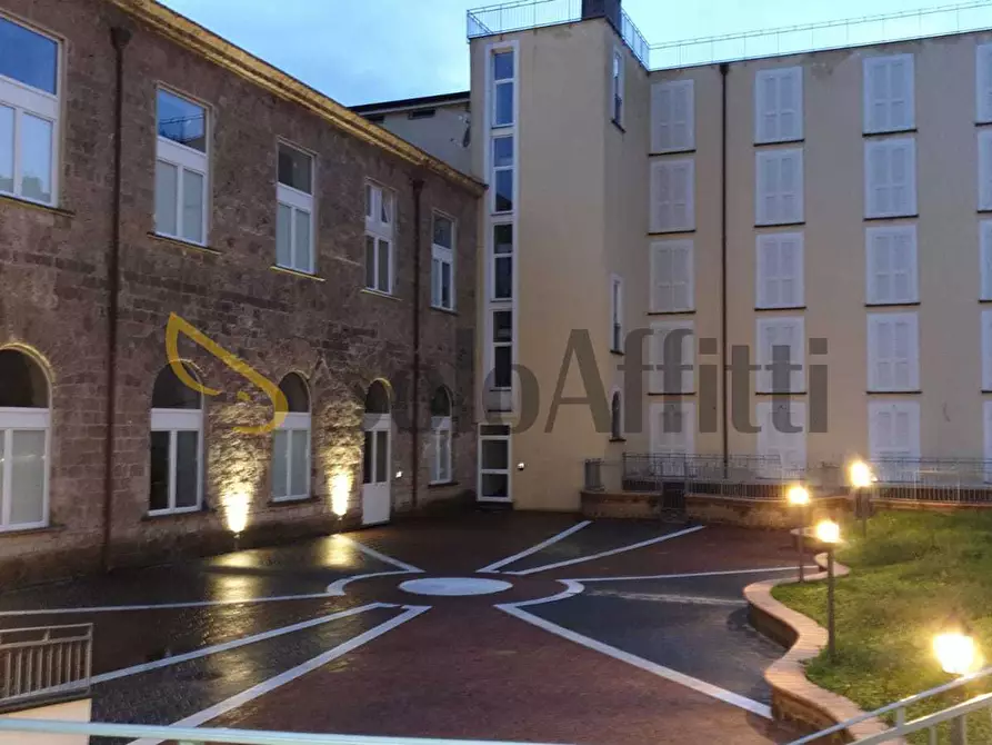 Immagine 21 di Trilocale in affitto  in Via delle Ferriere 20 a Caserta