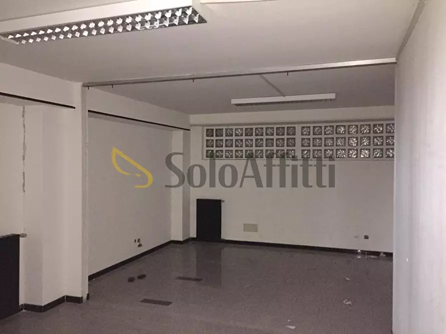 Immagine 6 di Locale commerciale in affitto  in Strada Cambiano 220 a Chieri