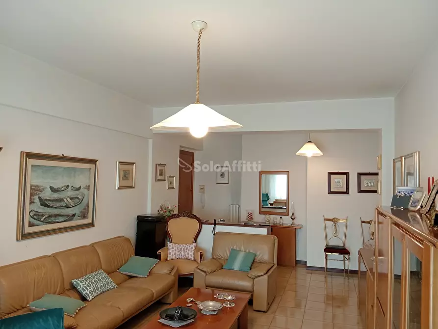 Immagine 7 di Quadrilocale in affitto  a Falconara Marittima