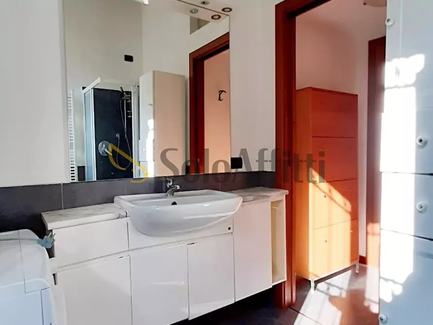 Immagine 14 di Monolocale in affitto  in via Raffaele De Gradi 3 a Monza