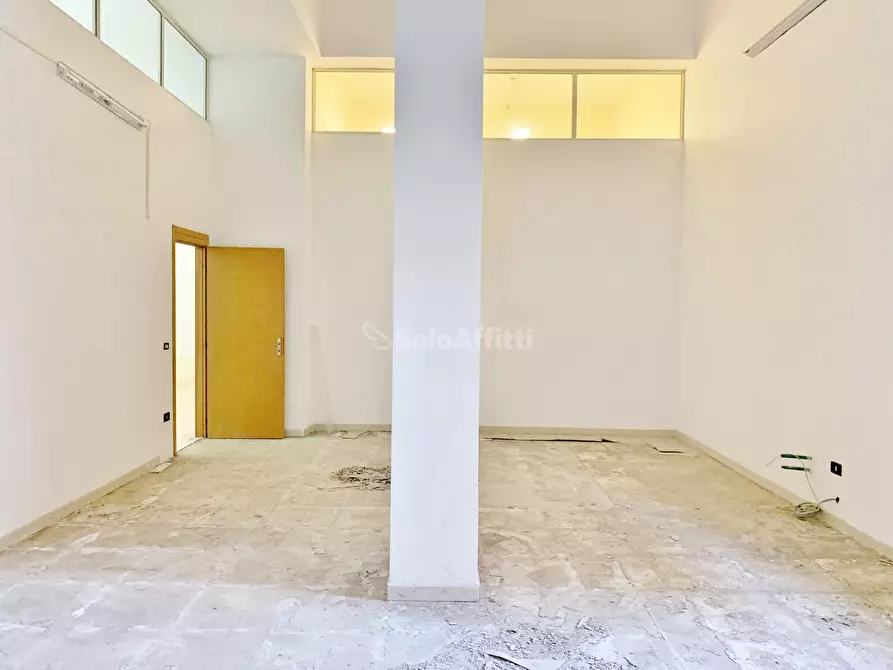 Immagine 5 di Magazzino in affitto  a Catanzaro