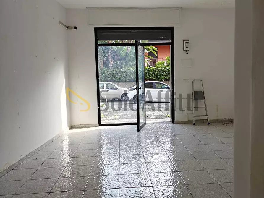 Immagine 4 di Locale commerciale in affitto  in Via Stazzone 146 a Catania