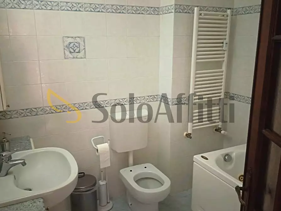 Immagine 14 di Quadrilocale in affitto  in Via Belvedere a Trofarello