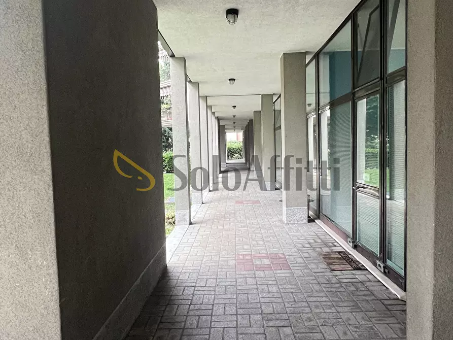 Immagine 11 di Locale commerciale in affitto  in Via G. B. Busnelli 78 a Saronno