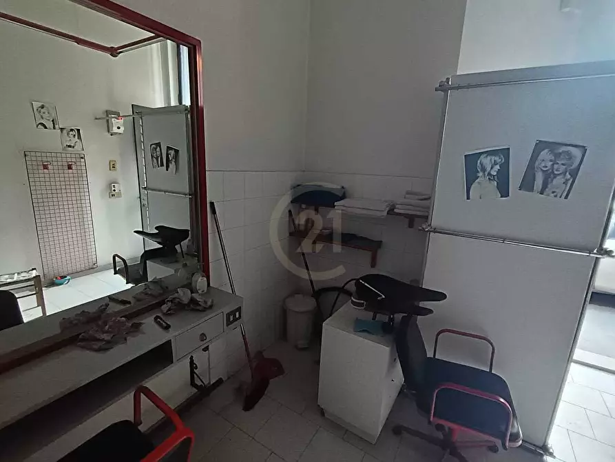 Immagine 13 di Attività commerciale in vendita  in Via Circumvallaz 250 a Paterno'