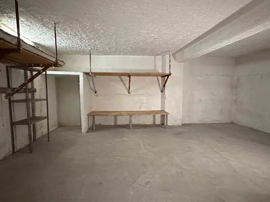 Immagine 4 di Garage in vendita  a Mascalucia