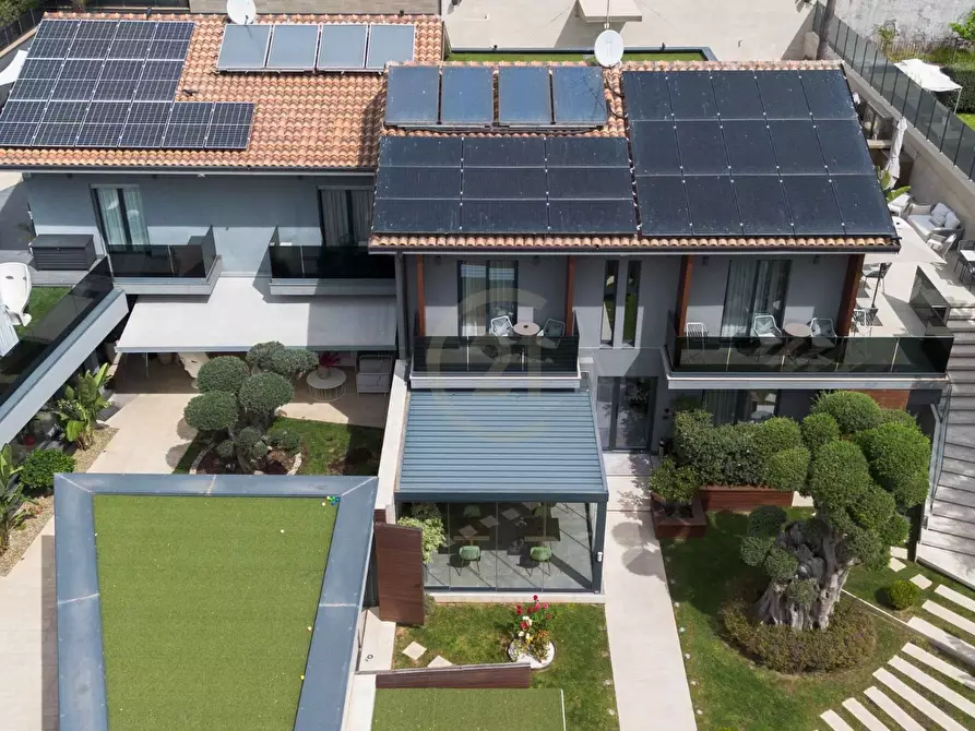 Immagine 26 di Villa in vendita  a Mascalucia