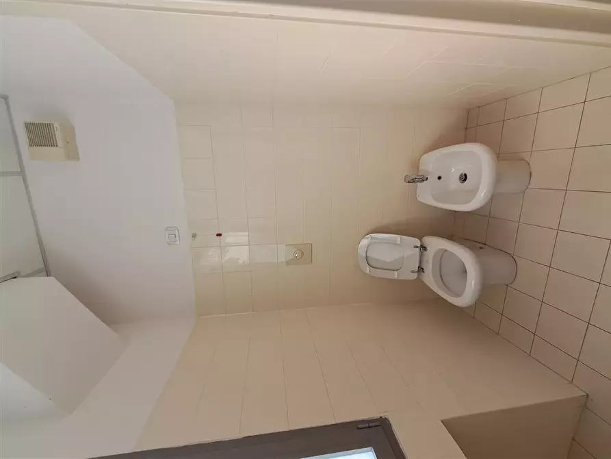 Immagine 12 di Ufficio in affitto  in Via Mario Fantelli 12 a Parma