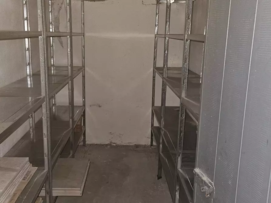 Immagine 28 di Quadrilocale in affitto  in Strada della Repubblica 58 a Parma