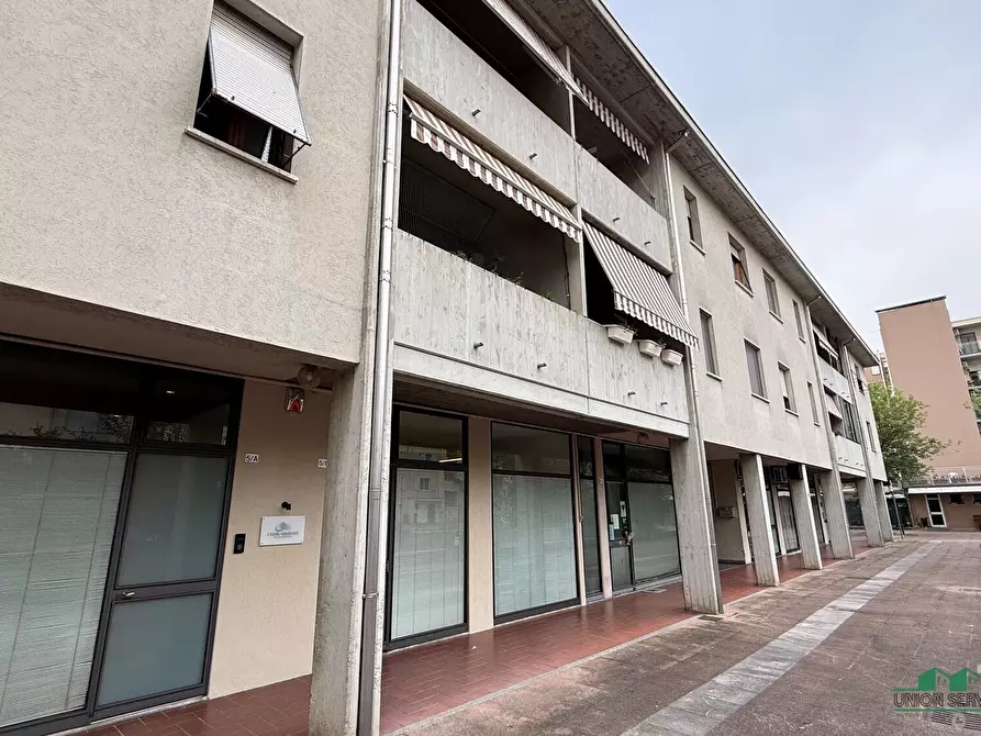 Immagine 21 di Trilocale in vendita  in Piazza Lelio Basso 11 a Parma