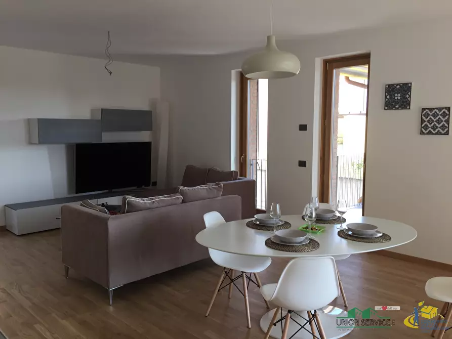 Immagine 1 di Casa bifamiliare in vendita  a Parma