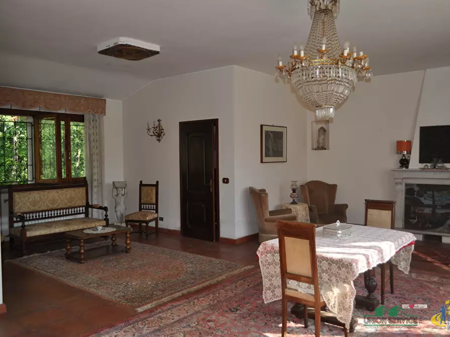 Immagine 20 di Villa in vendita  a Varano De' Melegari