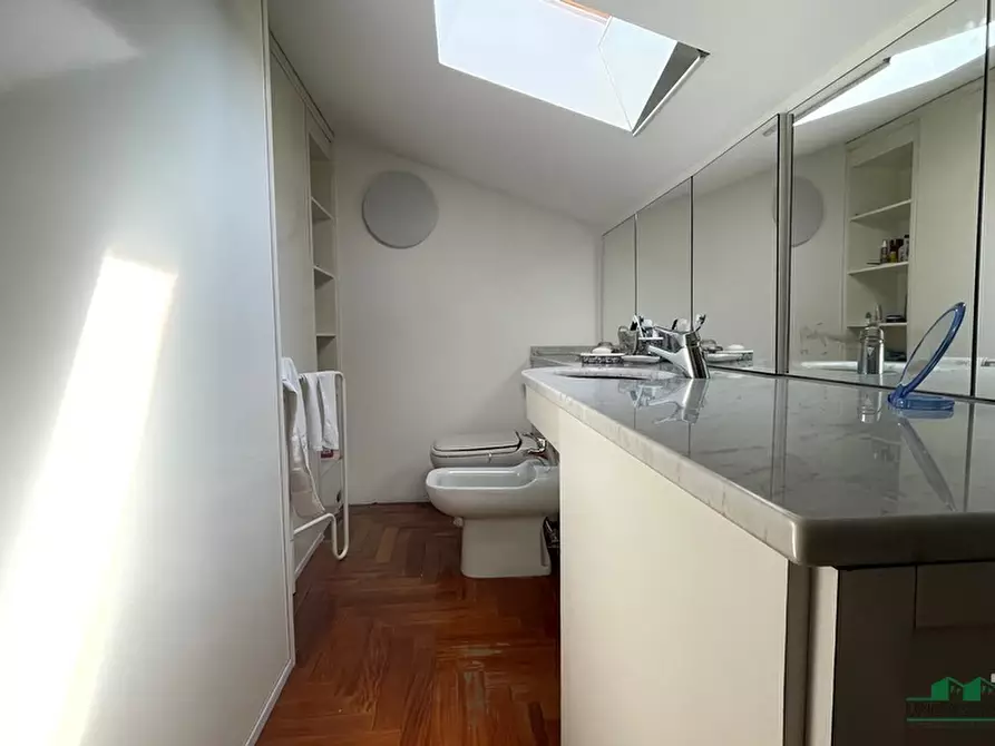 Immagine 33 di Quadrilocale in vendita  in Strada Comunale Farnese 48 a Parma