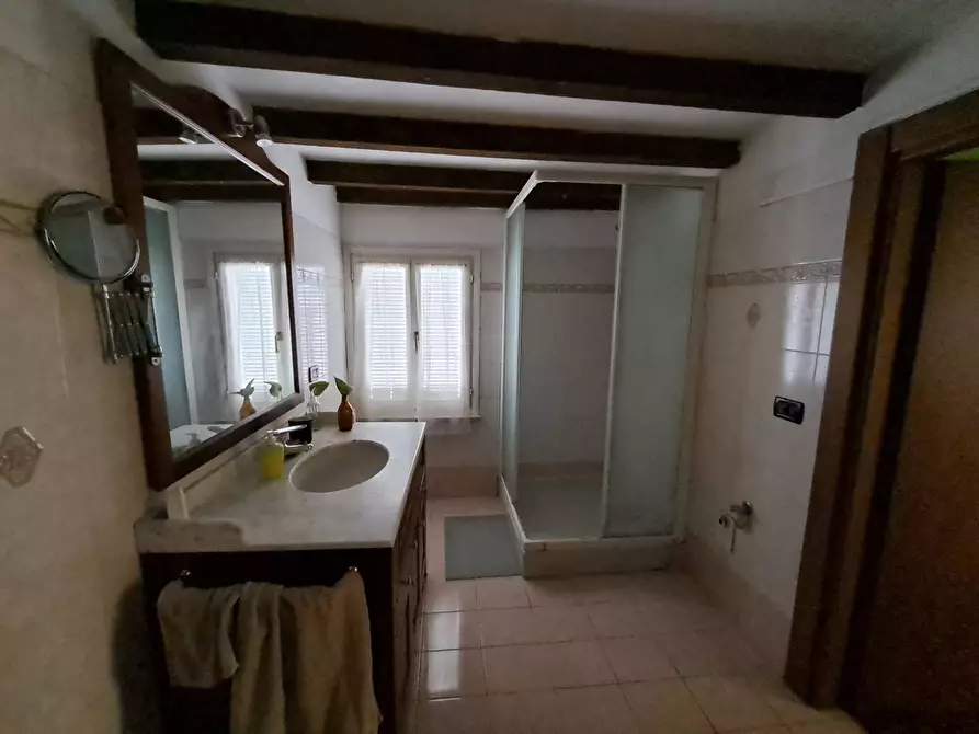 Immagine 22 di Bilocale in vendita  in Borgo Guazzo a Parma