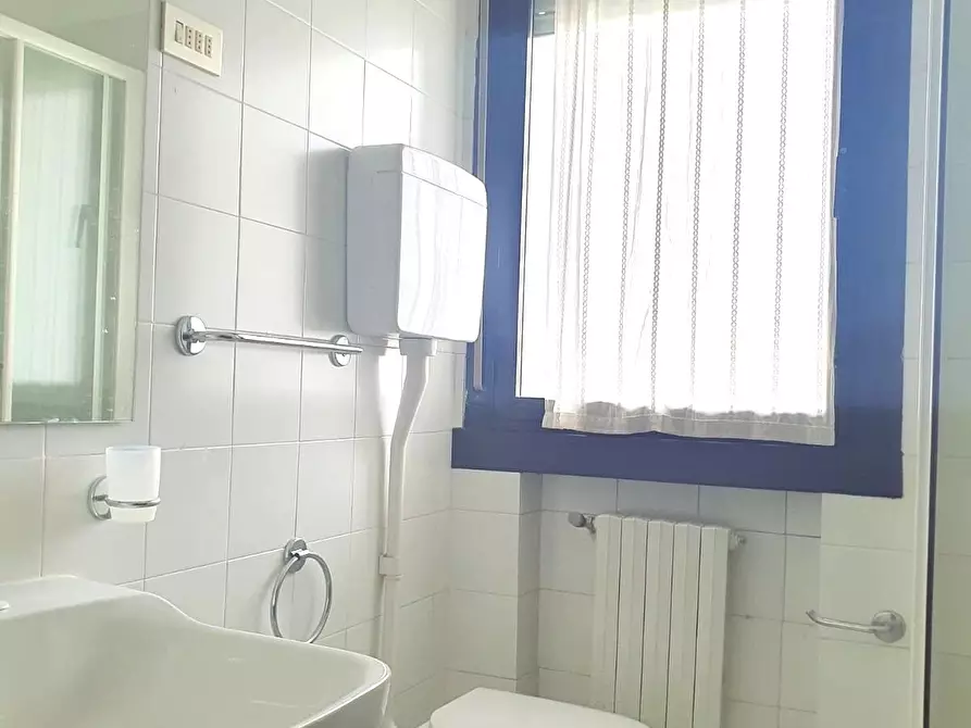 Immagine 32 di Trilocale in affitto  in Via Alcide de Gasperi a Parma