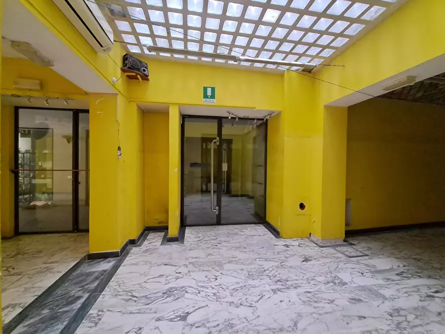 Immagine 8 di Locale commerciale in vendita  in Via Carlo Goldoni 5 a Parma