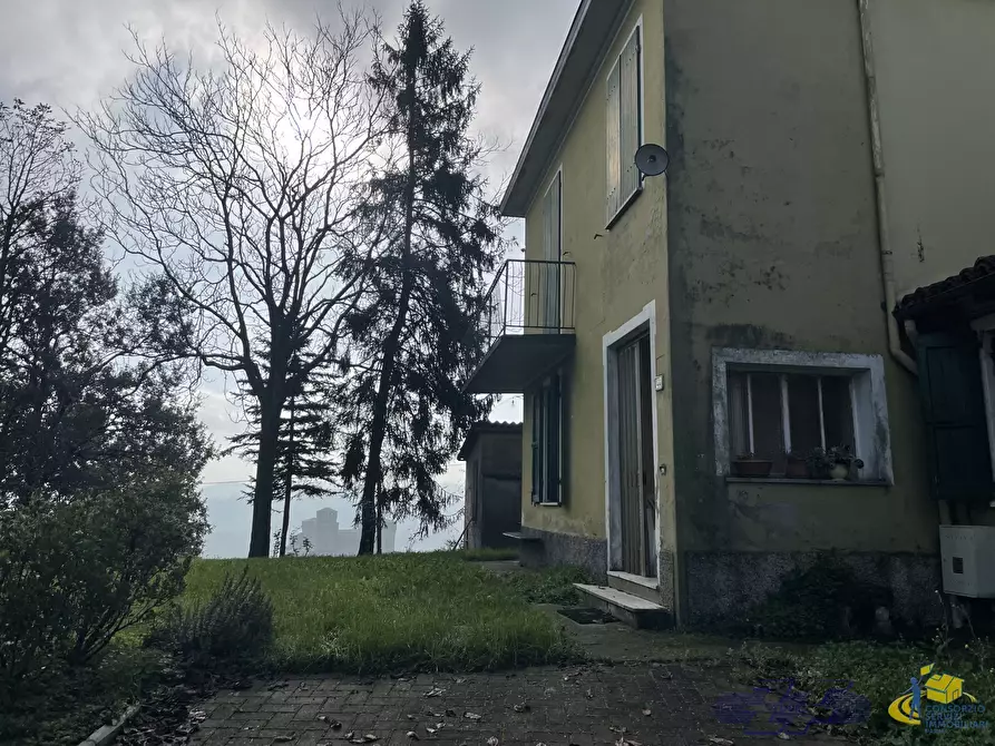 Immagine 1 di Porzione di casa in vendita  in via goiano a Langhirano