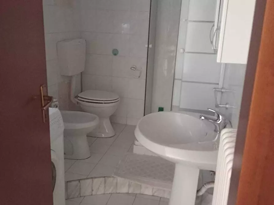 Immagine 9 di Stanza singola in affitto  in Strada della Repubblica 106 a Parma