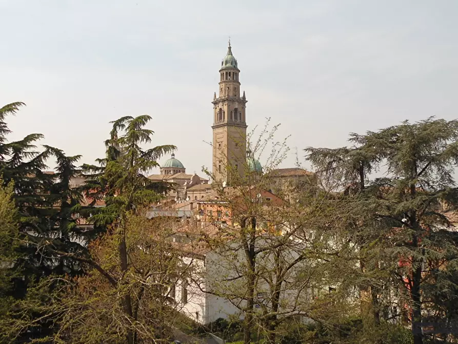 Immagine 1 di Pentalocale in affitto  in Strada Aurelio Saffi 14 a Parma