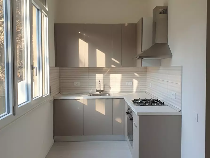 Immagine 1 di Bilocale in vendita  in VIA SOLARI a Parma