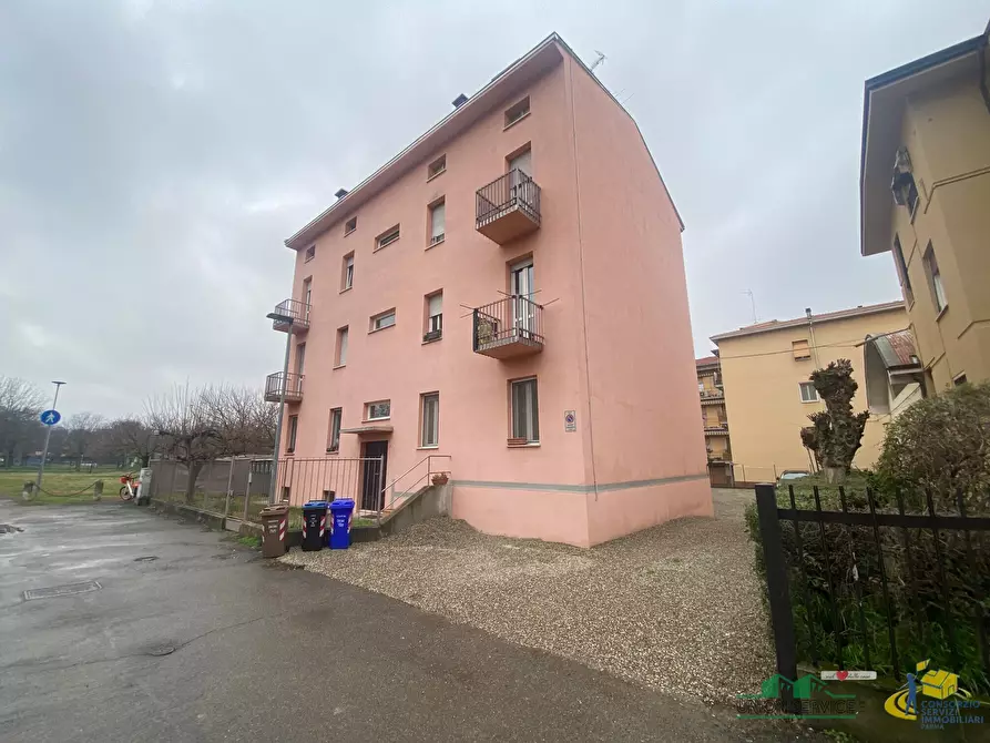Immagine 2 di Trilocale in vendita  in Via Scarabelli Zunti 18 a Parma
