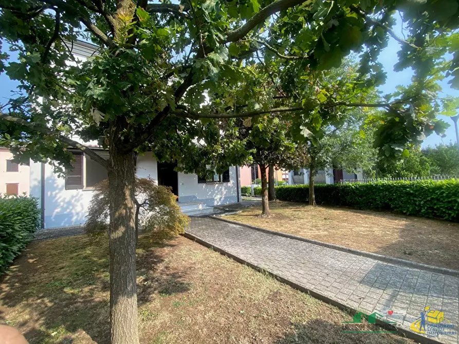Immagine 8 di Casa bifamiliare in vendita  in Via Pietro Nenni 9 a Noceto