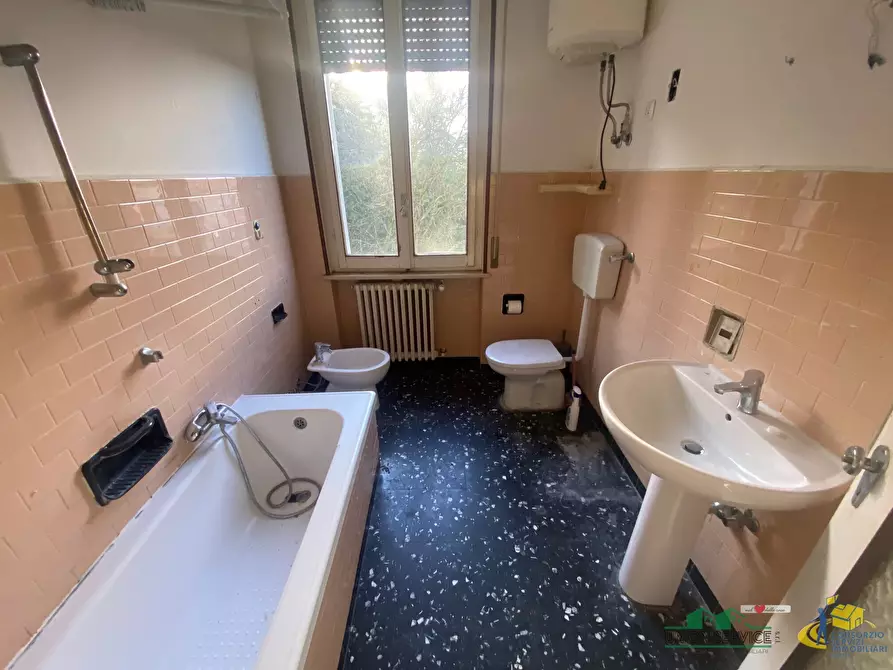 Immagine 11 di Trilocale in vendita  in Via Partigiani D'Italia 7 a Fornovo Di Taro