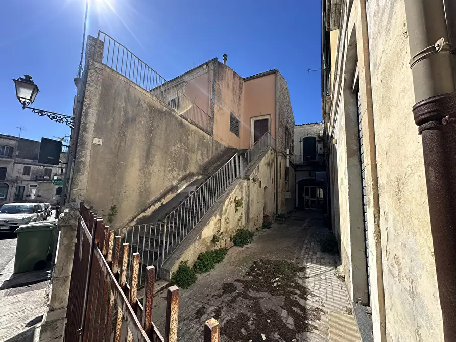 Immagine 12 di Casa indipendente in vendita  in via regina elena 431 a Modica