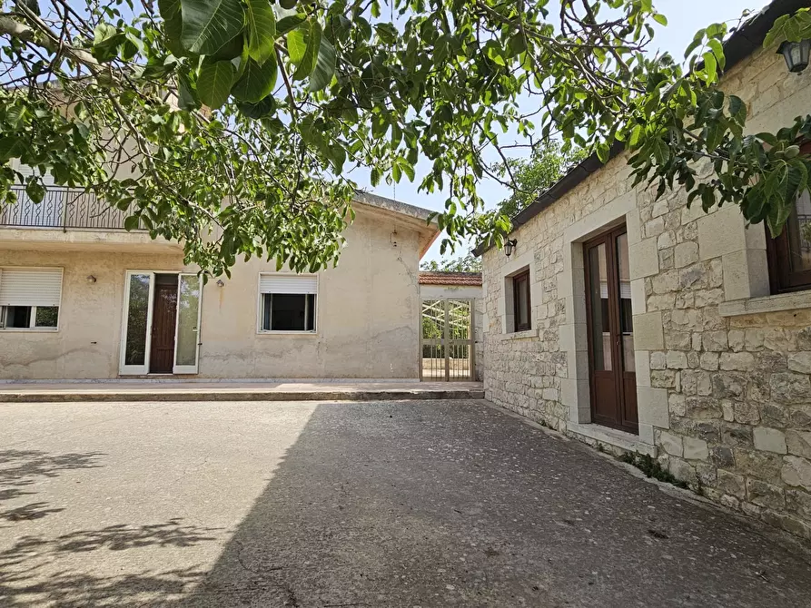 Immagine 14 di Villa in vendita  a Modica