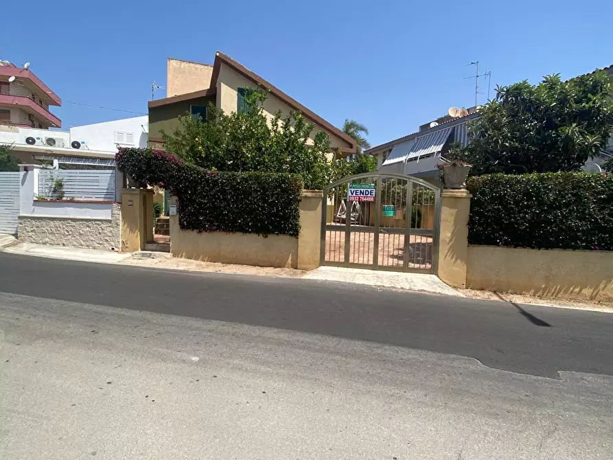 Immagine 1 di Villa in vendita  in Corso Mediterraneo 95 a Modica