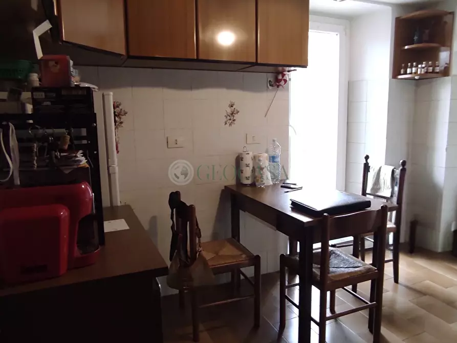 Immagine 9 di Pentalocale in vendita  in Via Aurelia 3 a Vezzano Ligure